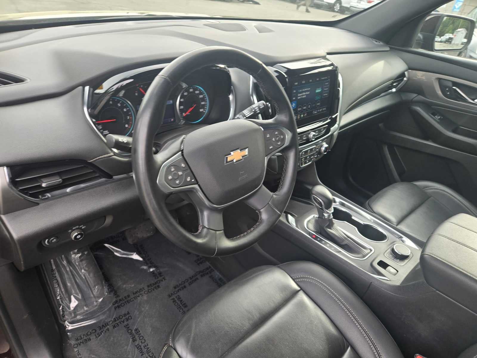 2023 Chevrolet Traverse LT Leather