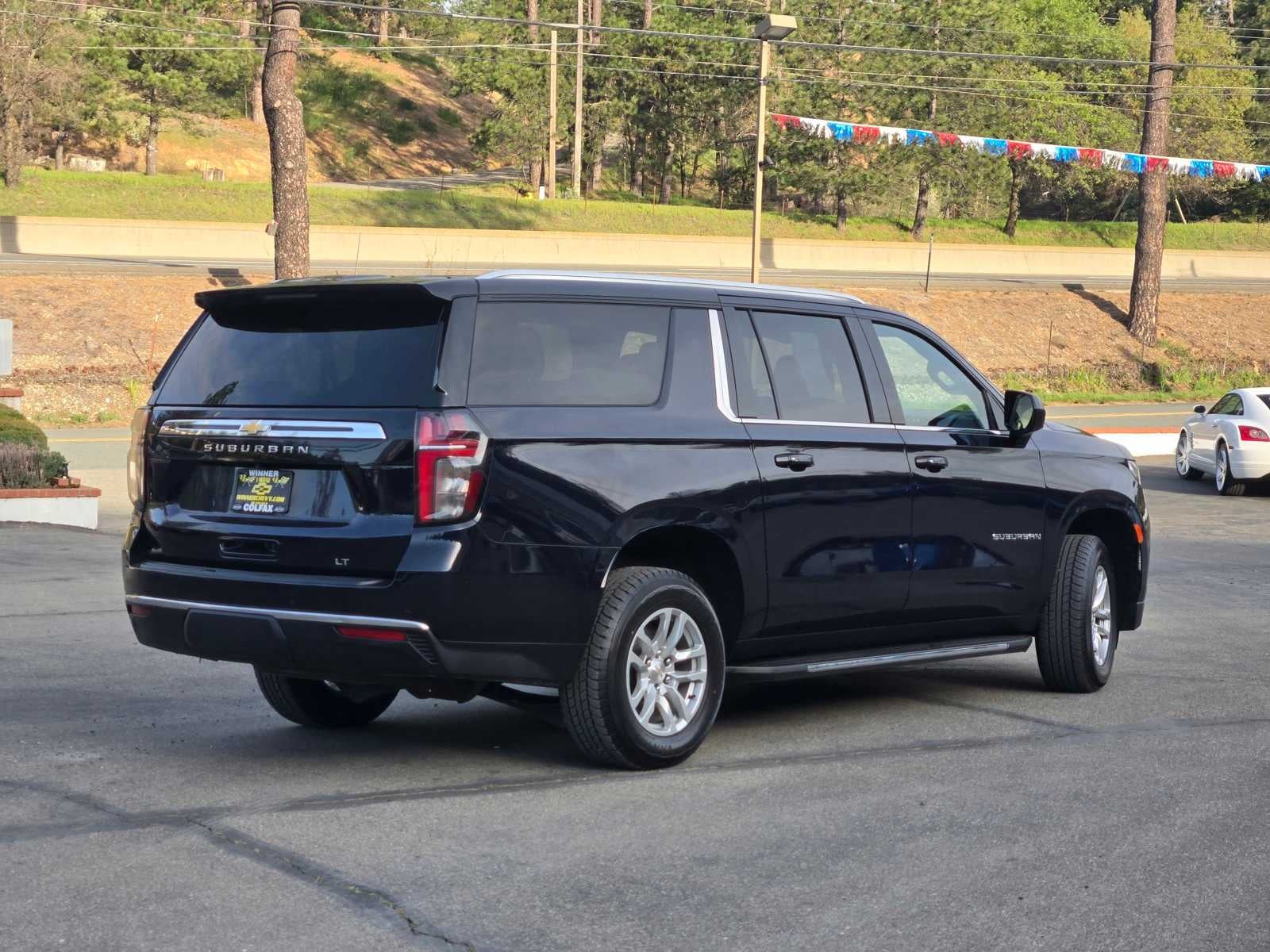 2024 Chevrolet Suburban LT