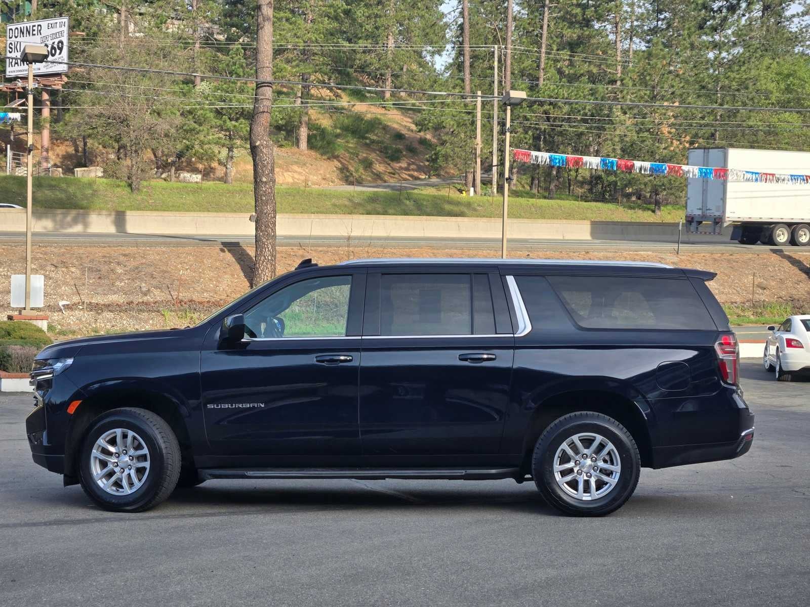 2024 Chevrolet Suburban LT