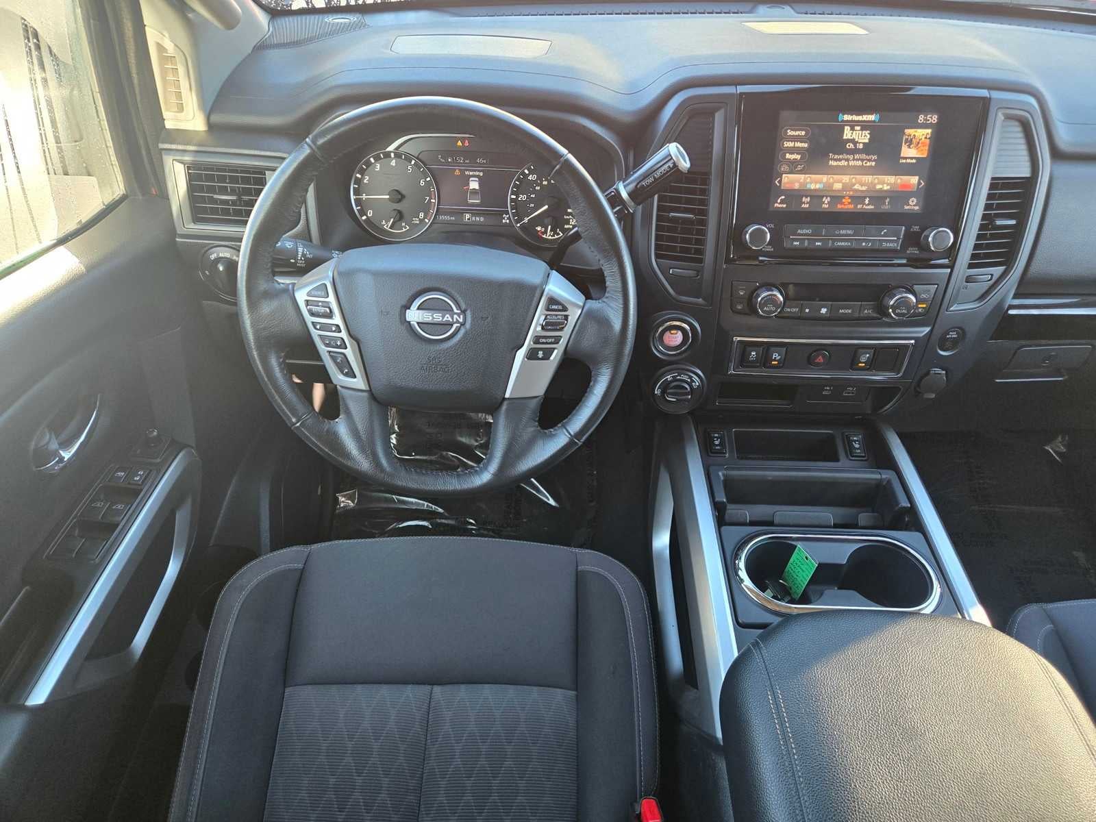 2023 Nissan Titan SV