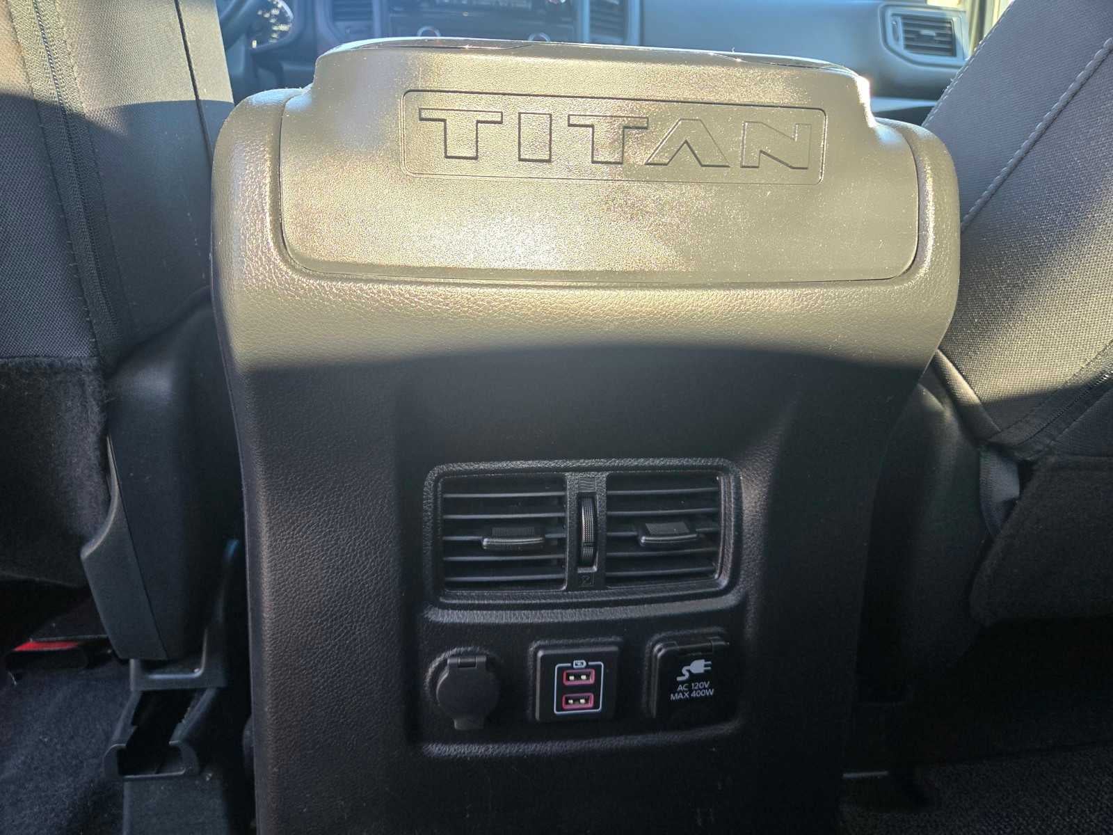 2023 Nissan Titan SV