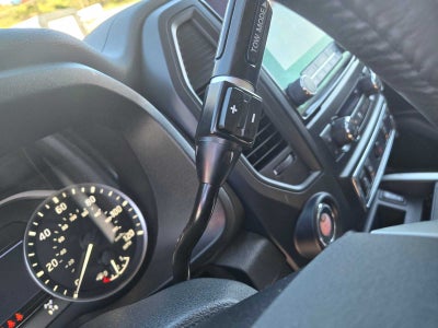 2023 Nissan Titan SV