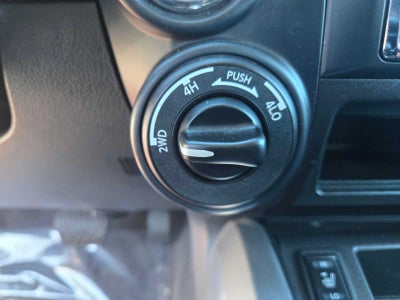 2023 Nissan Titan SV