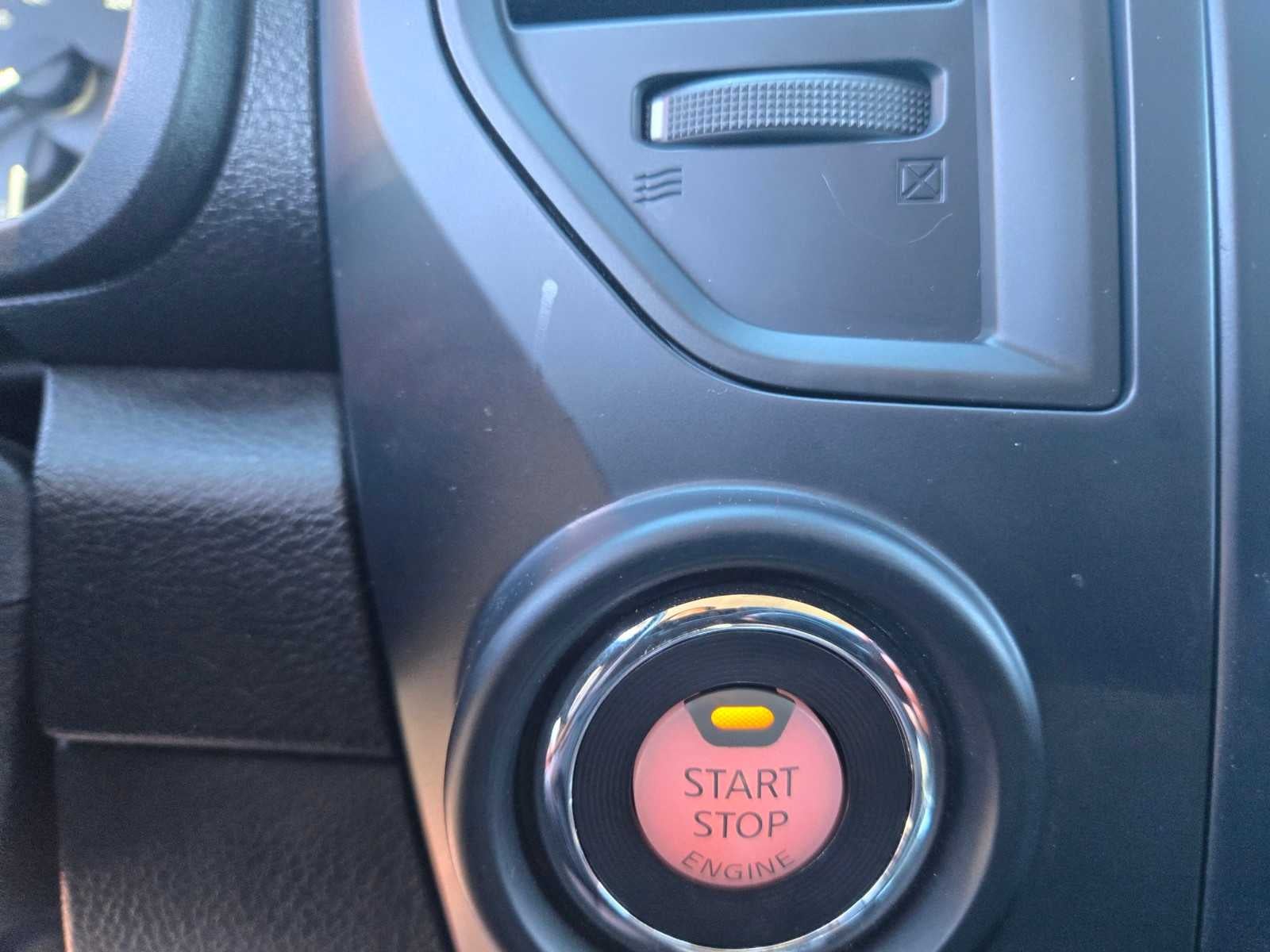 2023 Nissan Titan SV