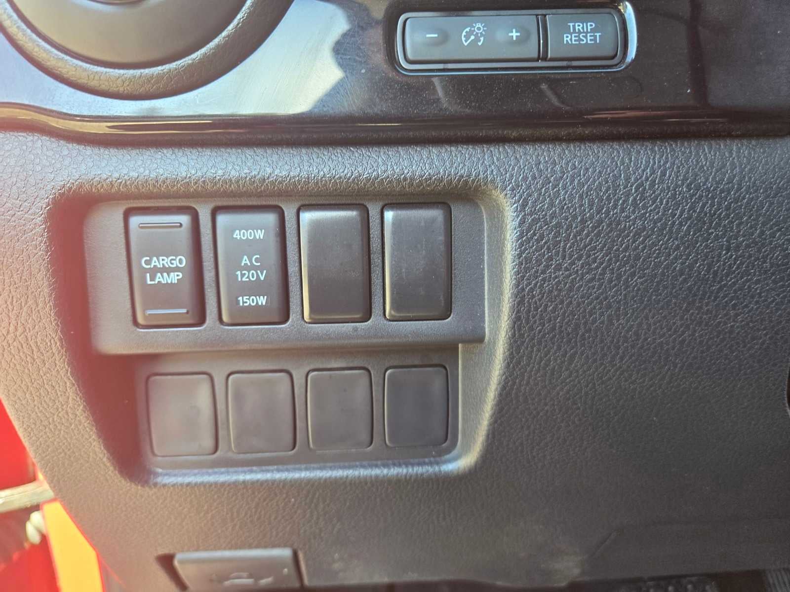 2023 Nissan Titan SV