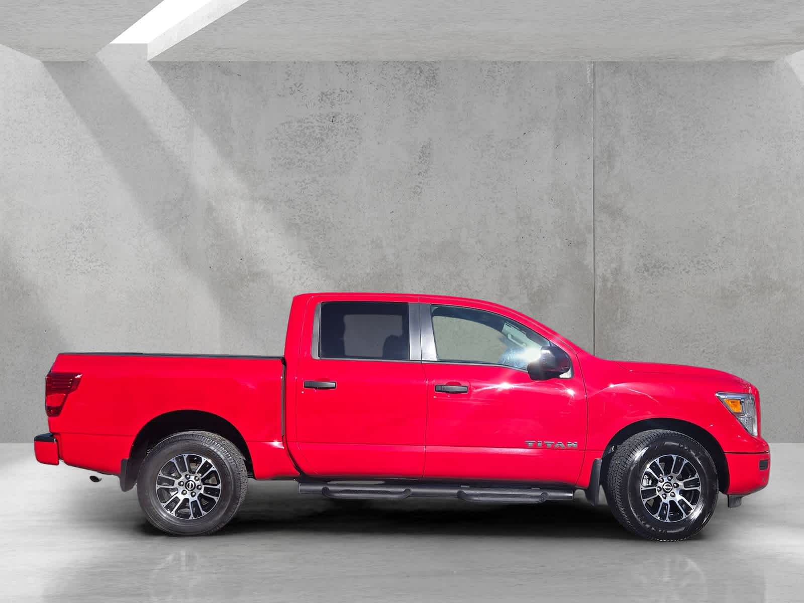 2023 Nissan Titan SV