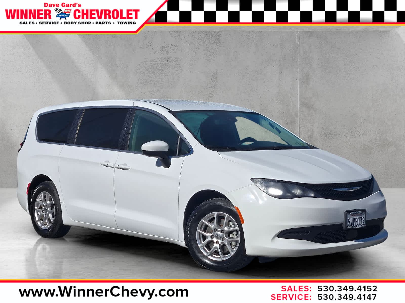 2023 Chrysler Voyager LX's photo