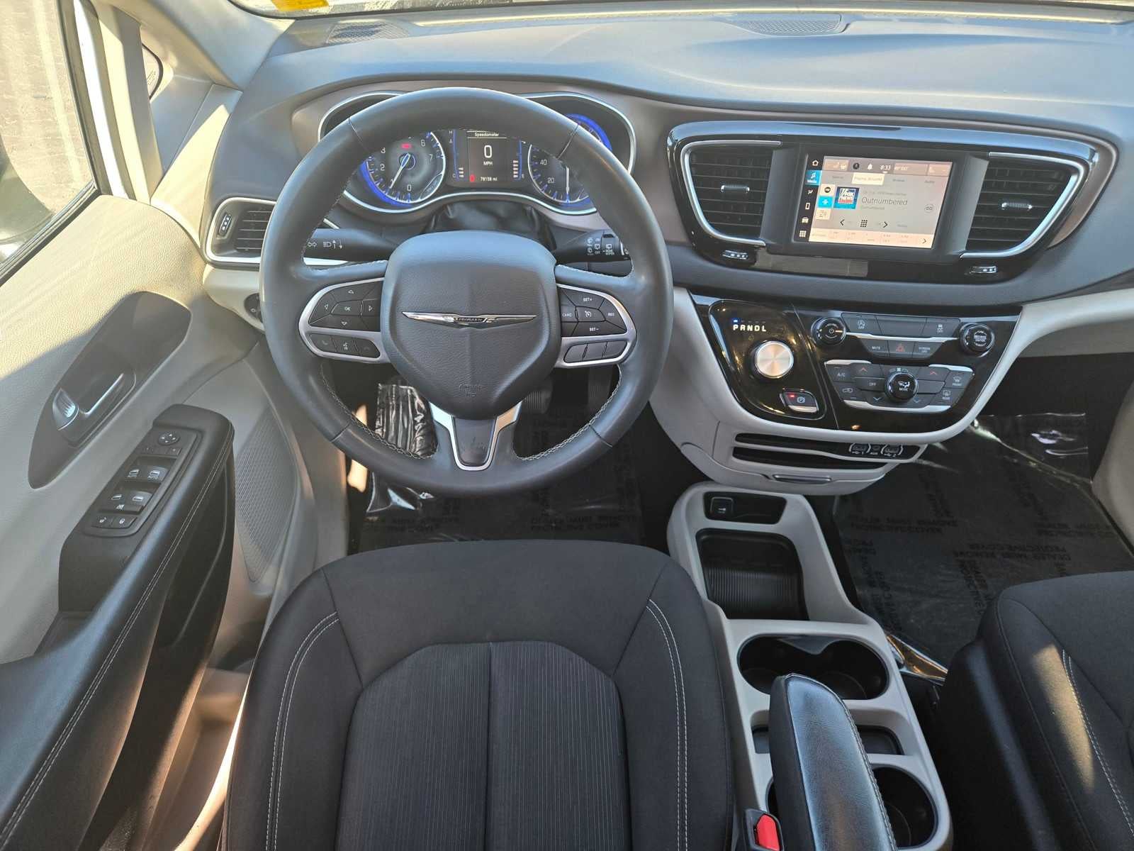 2023 Chrysler Voyager LX