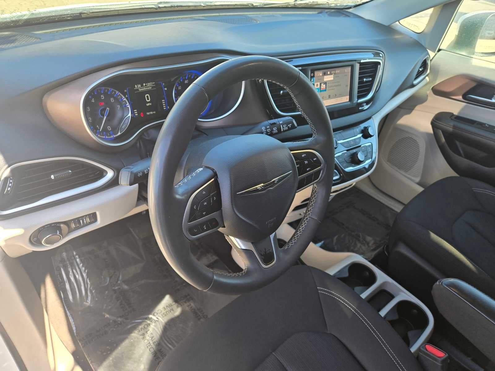 2023 Chrysler Voyager LX