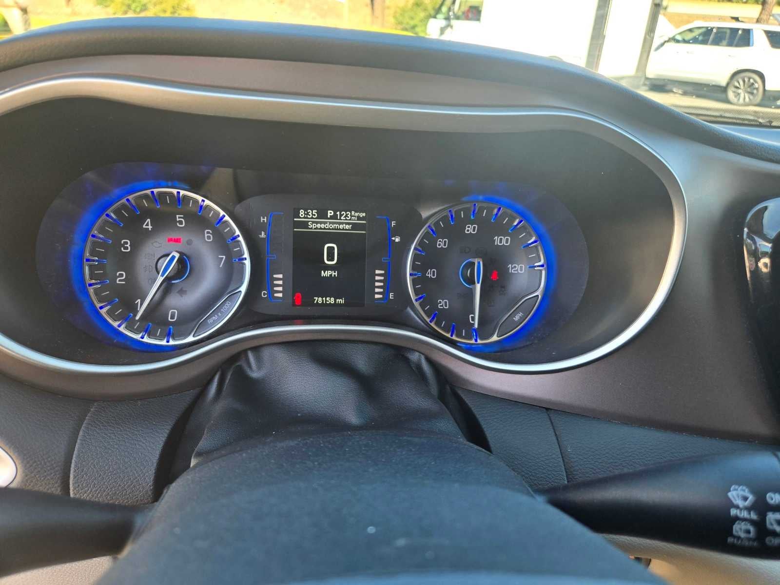 2023 Chrysler Voyager LX