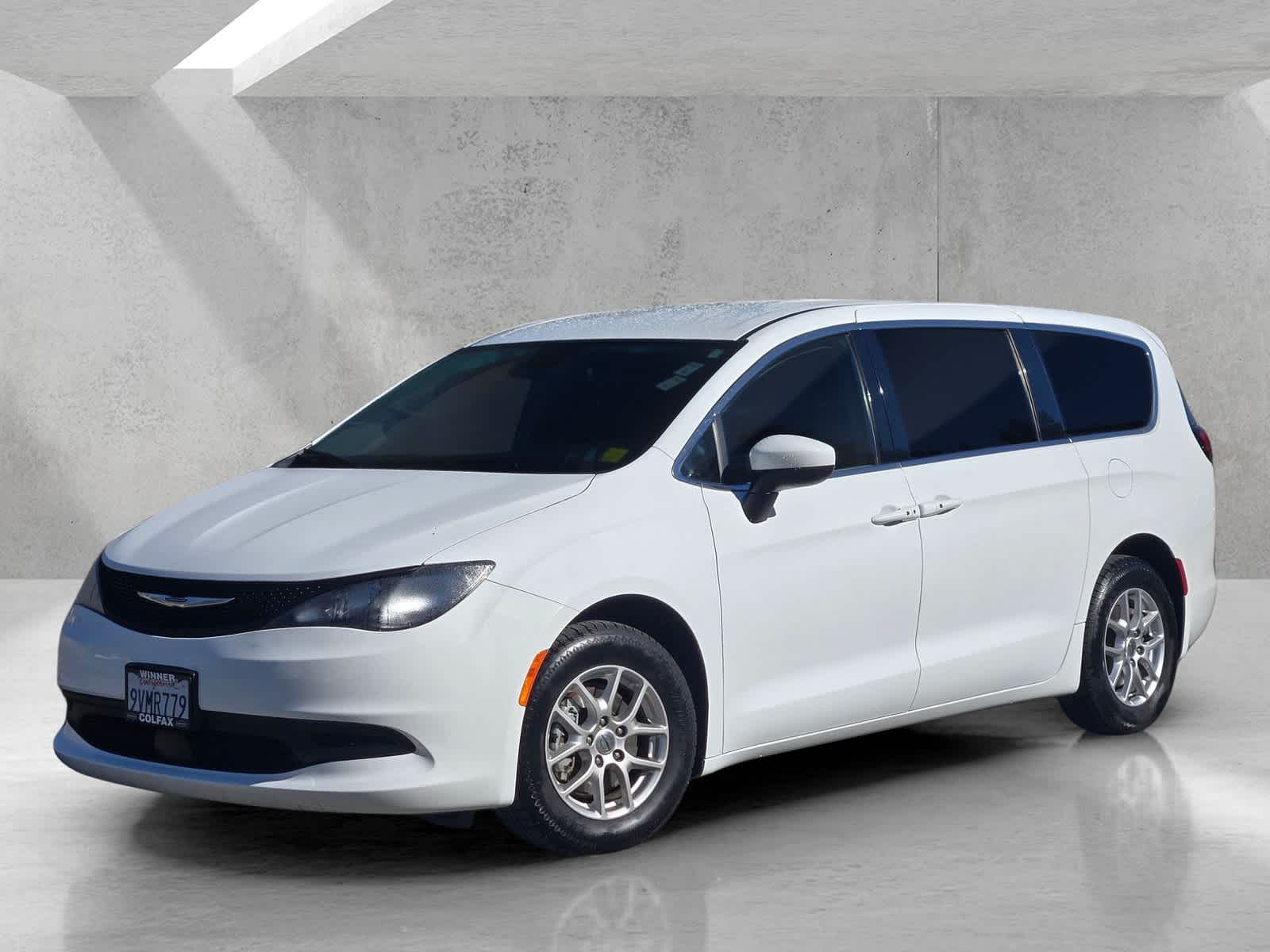 2023 Chrysler Voyager LX