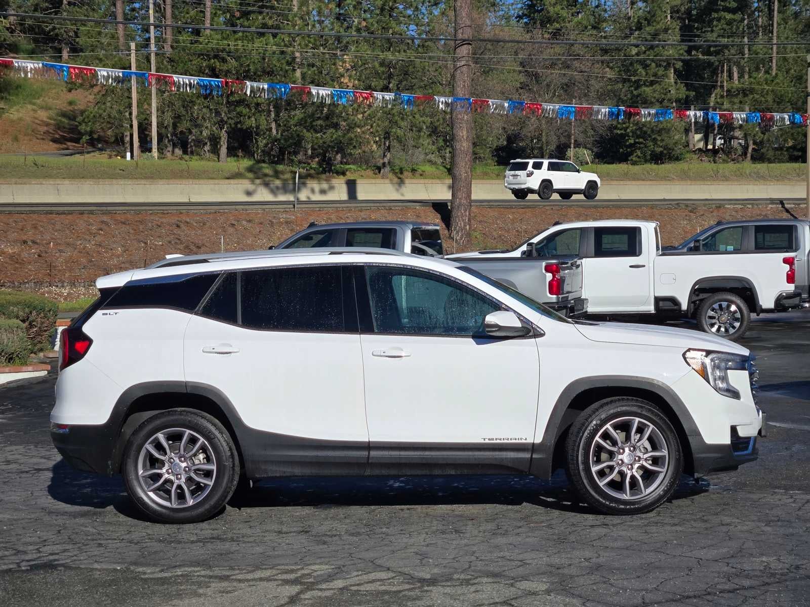 2024 GMC Terrain SLT