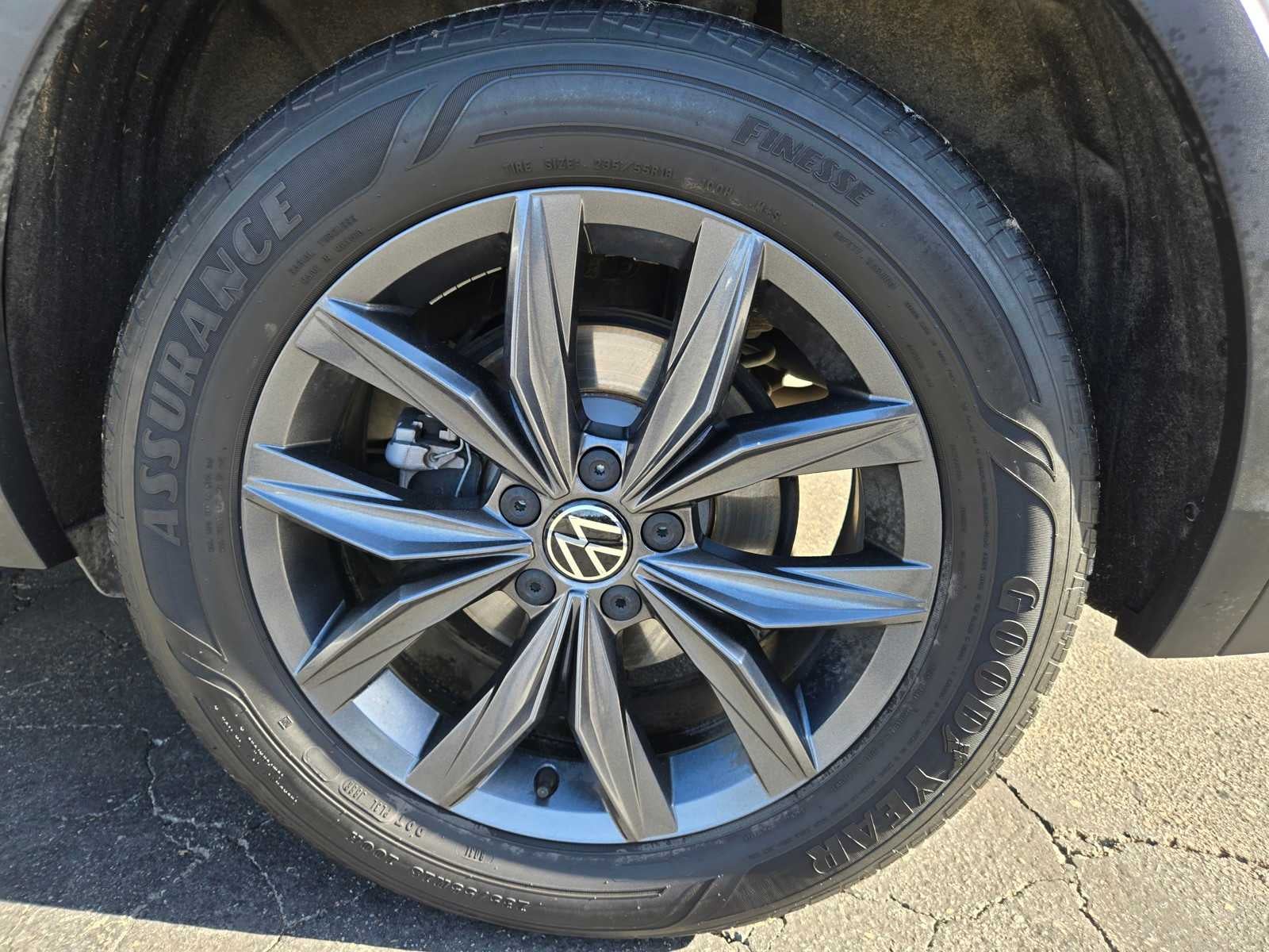 2023 Volkswagen Tiguan SE