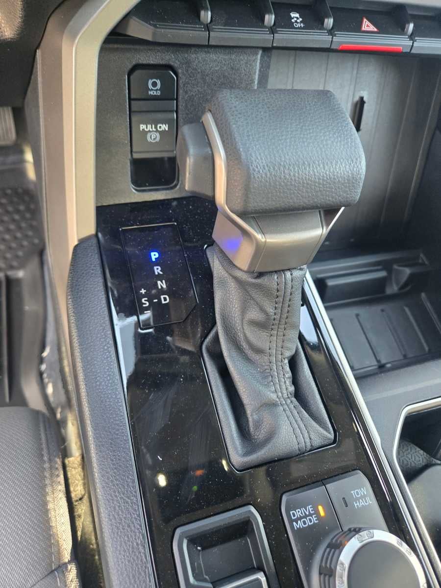 2024 Toyota Tundra 4WD SR5