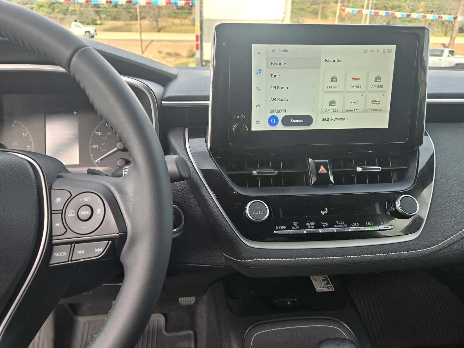 2024 Toyota Corolla Hatchback SE