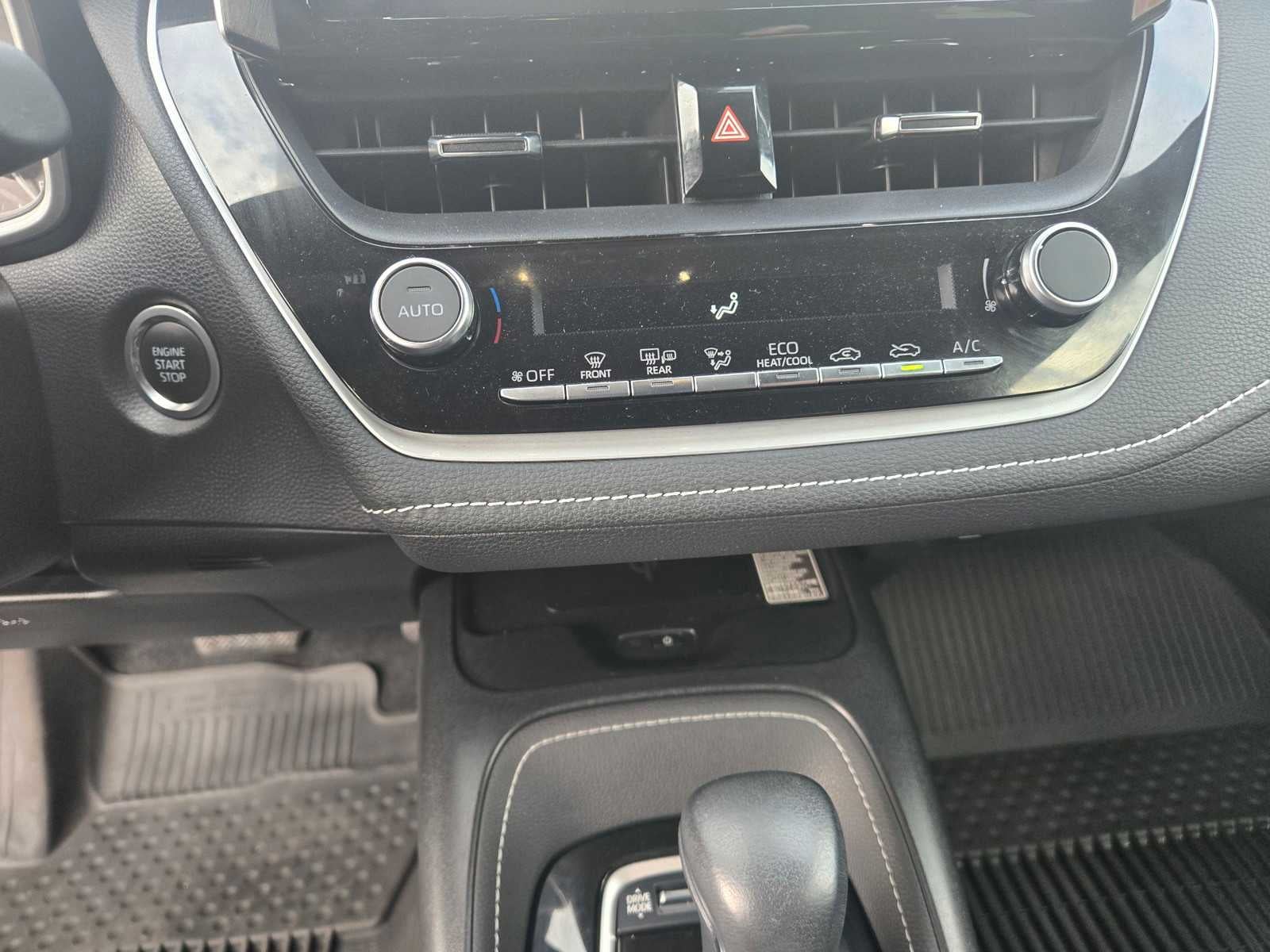 2024 Toyota Corolla Hatchback SE