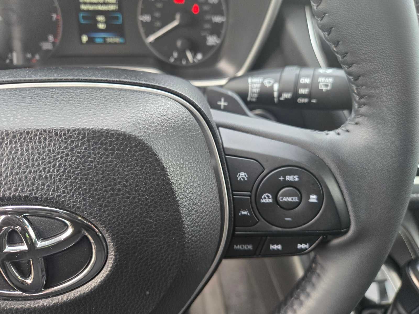 2024 Toyota Corolla Hatchback SE