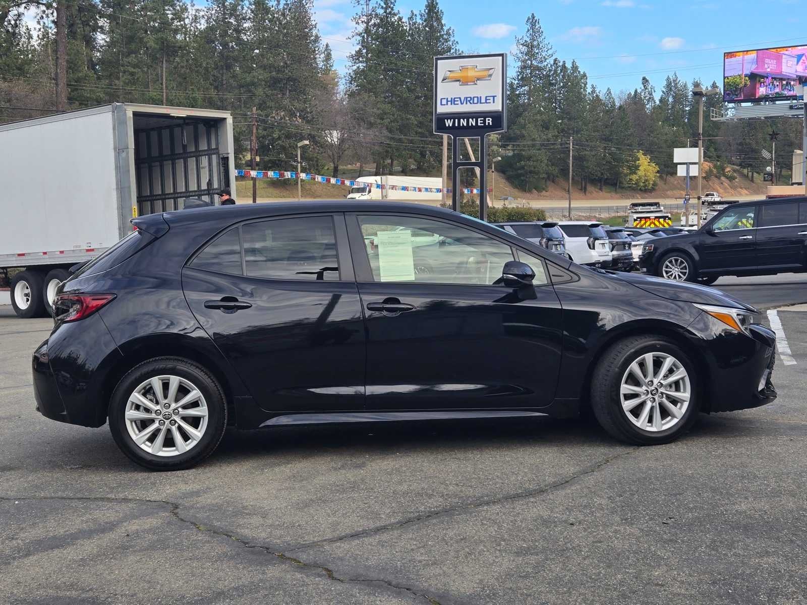 2024 Toyota Corolla Hatchback SE